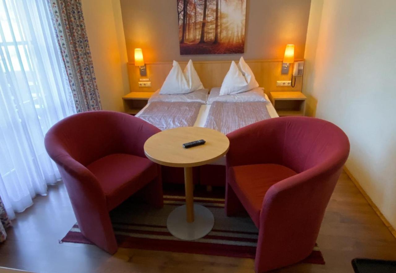 Gasthof-Pension Alt Kirchheim Бад-Кляйнкірхгайм Екстер'єр фото