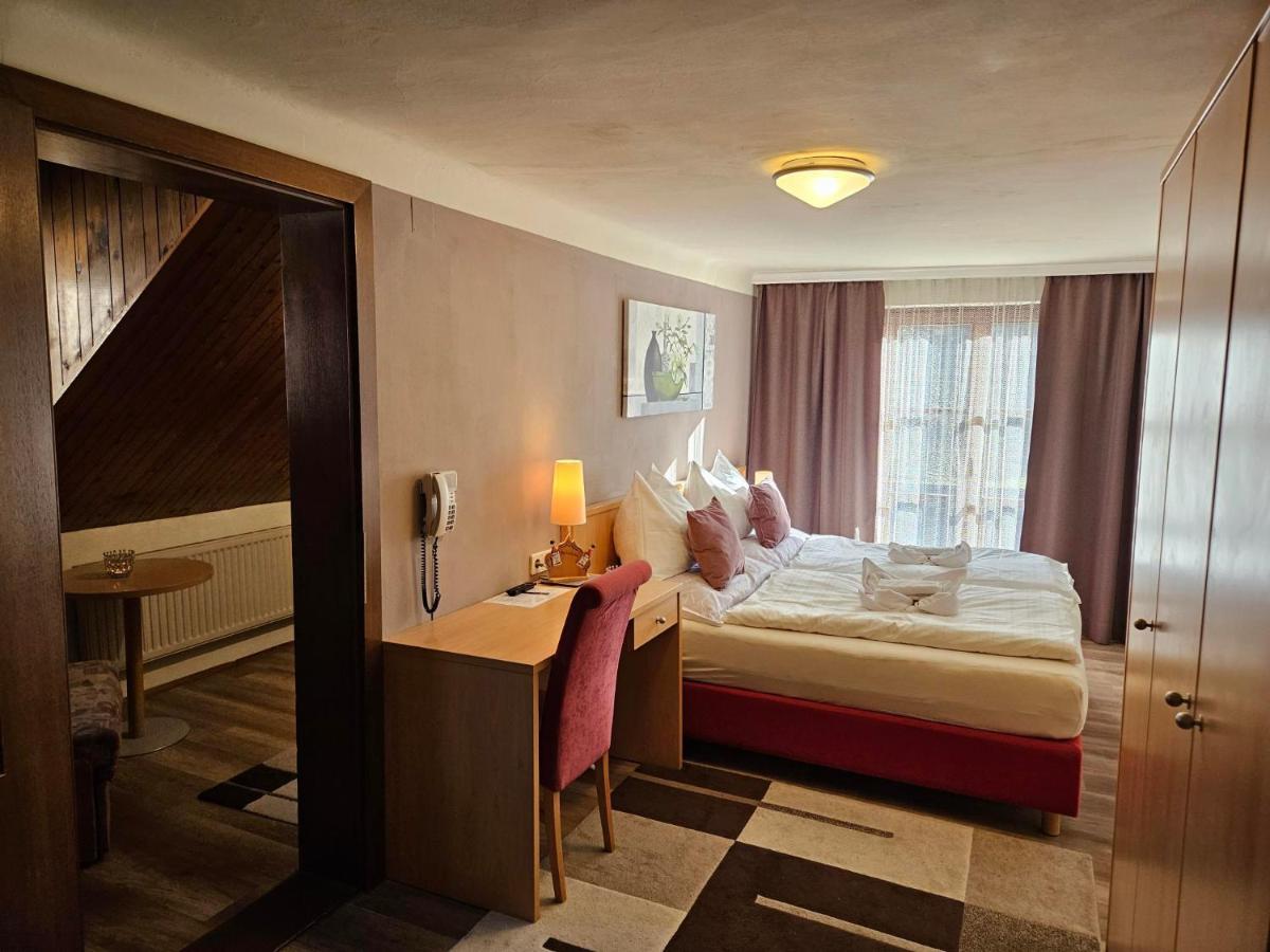 Gasthof-Pension Alt Kirchheim Бад-Кляйнкірхгайм Екстер'єр фото
