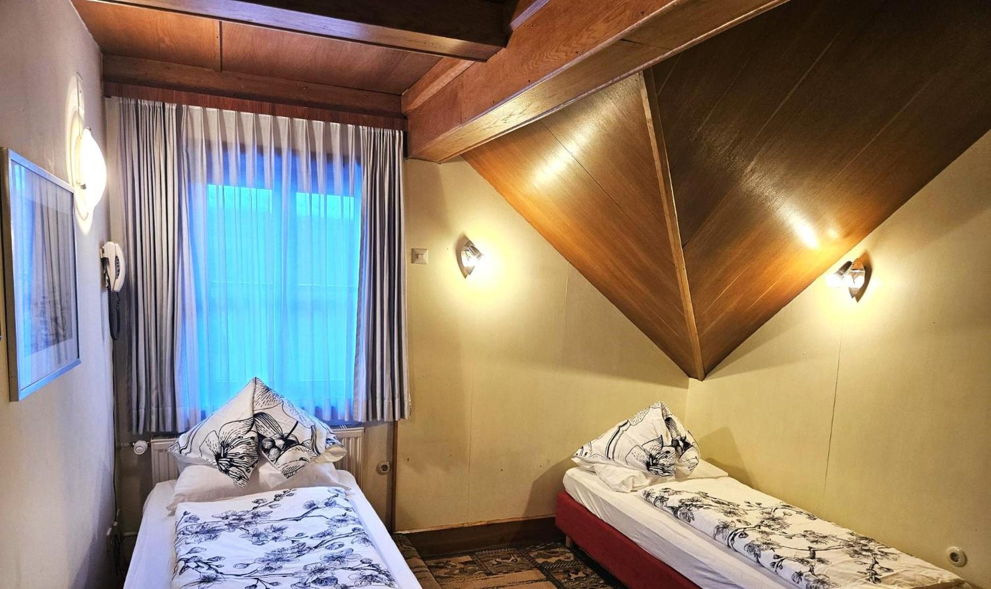Gasthof-Pension Alt Kirchheim Бад-Кляйнкірхгайм Екстер'єр фото