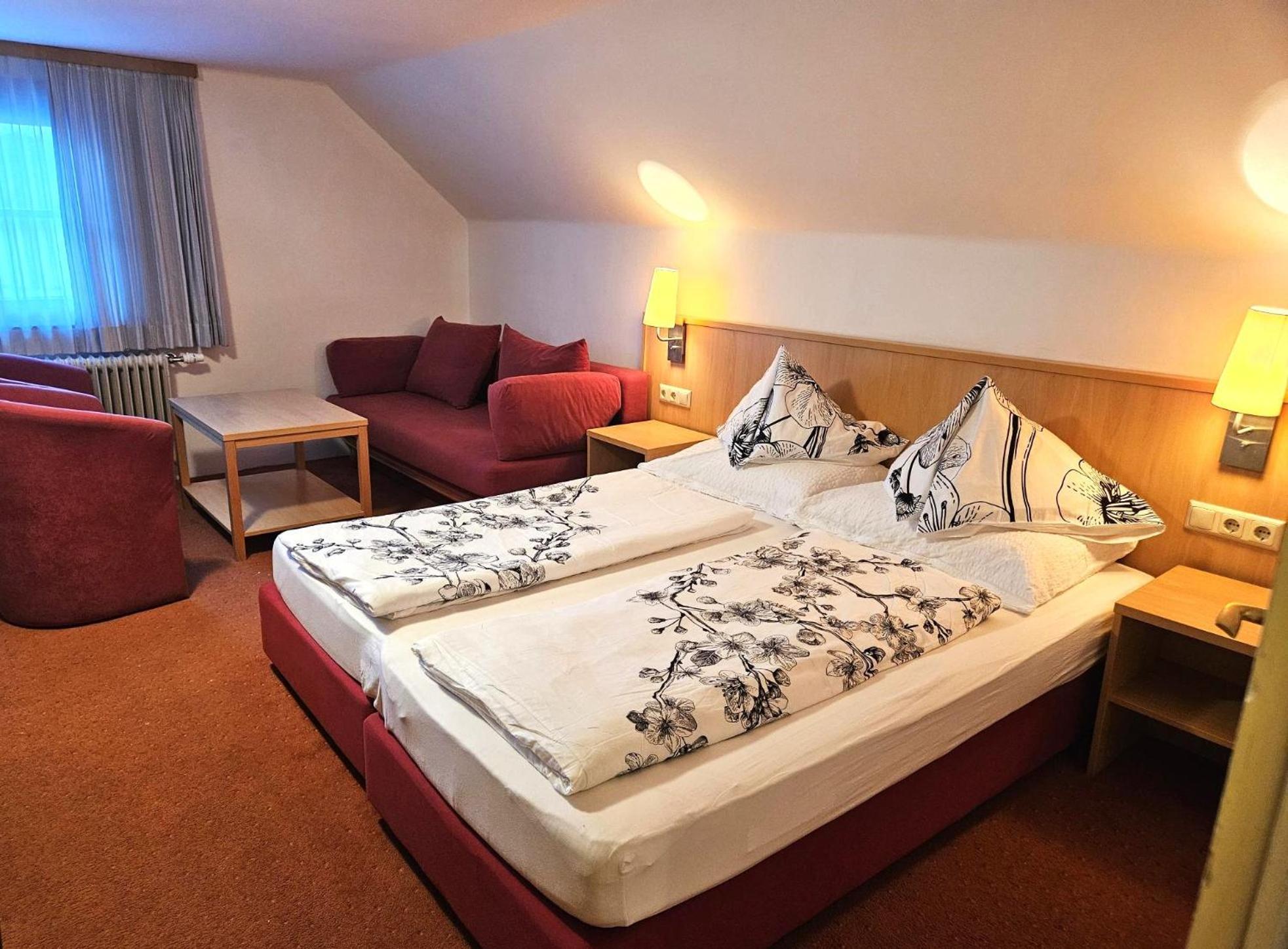 Gasthof-Pension Alt Kirchheim Бад-Кляйнкірхгайм Екстер'єр фото