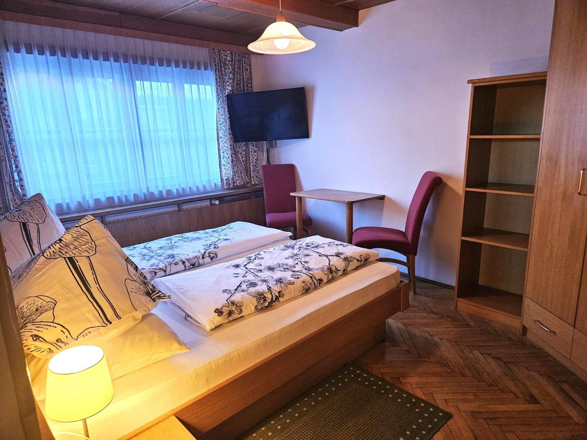 Gasthof-Pension Alt Kirchheim Бад-Кляйнкірхгайм Екстер'єр фото